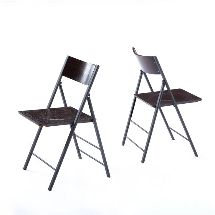 Classic Wooden Folding Chair